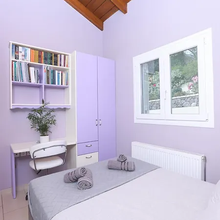 Sophia Case de vacanță